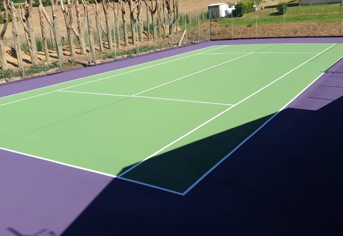 Construction d'un court de tennis à Saint-Raphaël