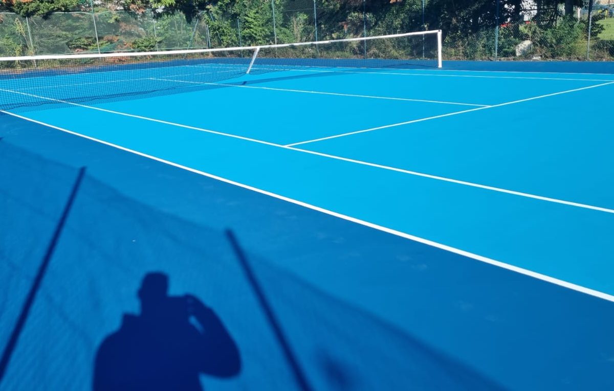 Construction d'un court de tennis à Saint-Raphaël