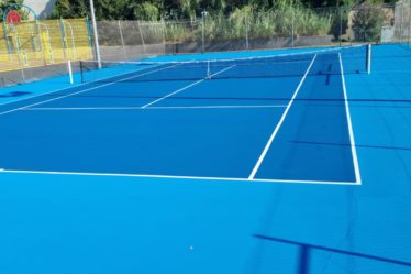 Construction d'un court de tennis à Saint-Raphaël