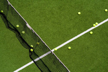 Construction d'un court de tennis à Toulon