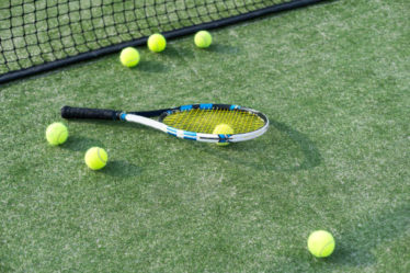 Construction d'un court de tennis à Toulon