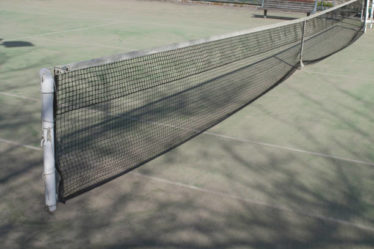 Construction d'un court de tennis en béton poreux à Toulon