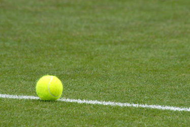 Construction d'un terrain de tennis à Aix-en-Provence