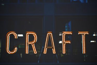 découvrez l'univers passionnant de la bière artisanale : des saveurs uniques, des méthodes de brassage traditionnelles et des microbrasseries innovantes. plongez dans le monde des bières faites avec passion et savoir-faire.
