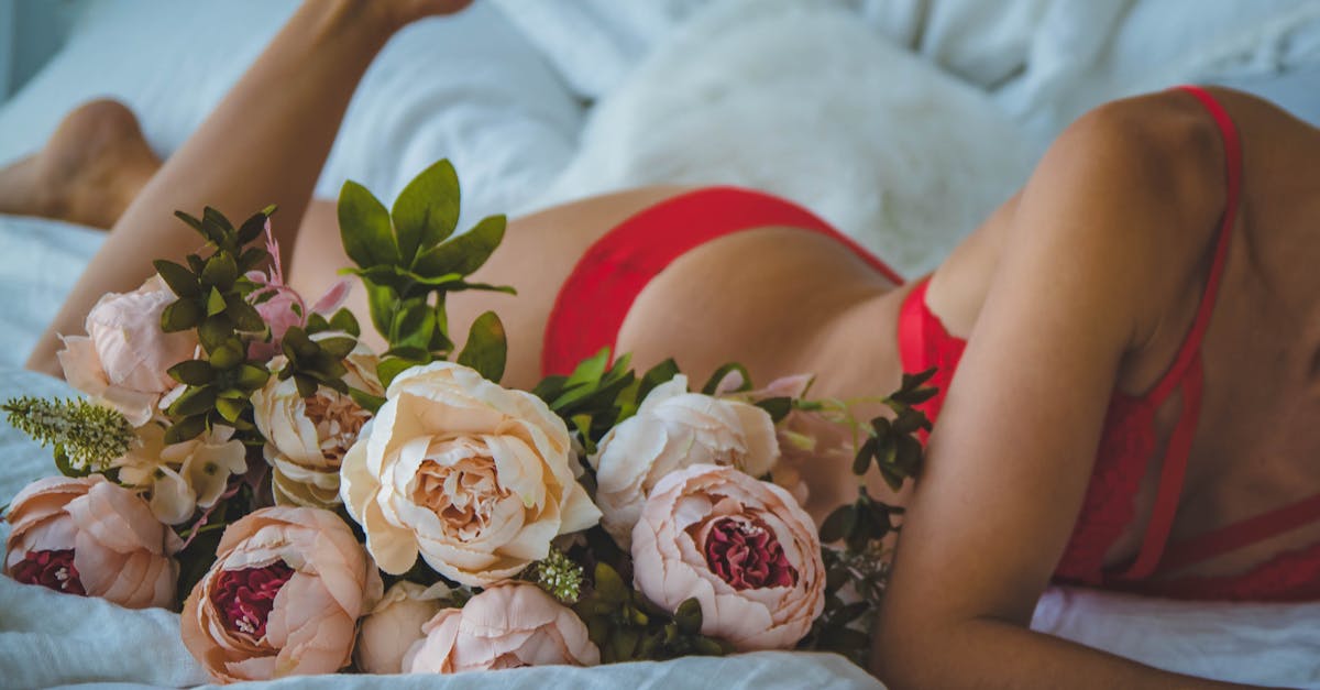 découvrez notre collection de lingerie élégante et confortable, conçue pour sublimer votre silhouette et vous offrir un bien-être inégalé. explorez des styles variés, des dentelles délicates aux tissus doux, adaptés à chaque occasion. trouvez dès maintenant la lingerie parfaite qui allie sensualité et confort.