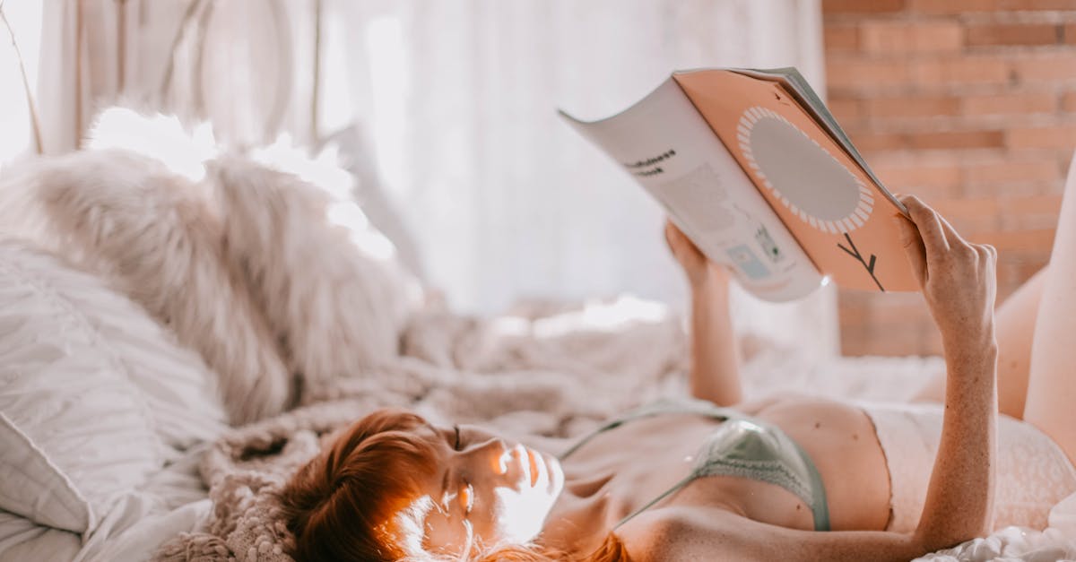 découvrez notre collection de lingerie élégante et confortable, conçue pour sublimer votre silhouette. explorez des modèles variés allant du style classique au moderne, en passant par des ensembles raffinés qui allient délicatesse et sensualité. offrez-vous une expérience unique et intimiste avec notre lingerie de qualité supérieure.