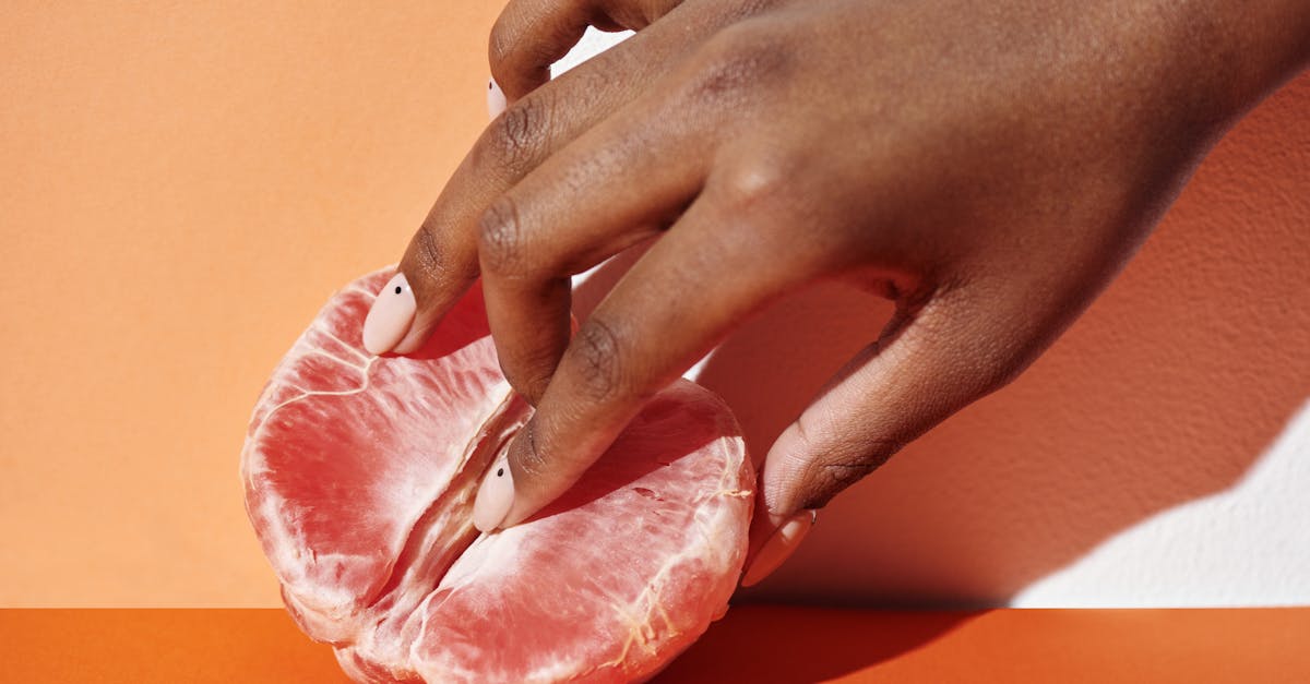 découvrez le monde fascinant du maquillage et de la séduction avec notre article sur le lipstick sex. apprenez à utiliser le rouge à lèvres pour accentuer votre charme et exprimer votre personnalité tout en flirtant avec audace. un guide essentiel pour toutes les amatrices de beauté et de passion.