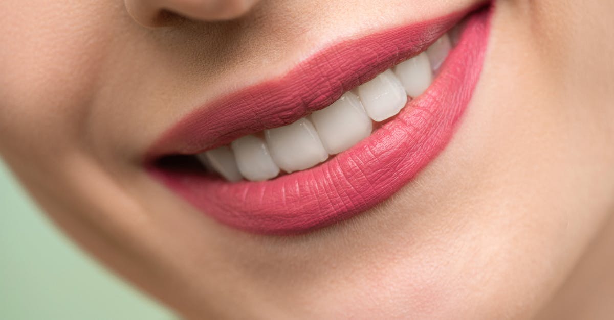 découvrez l'univers fascinant de 'lipstick sex', où la beauté et la sensualité se rencontrent. explorez des conseils, des idées de looks et des secrets pour allier maquillage et intimité, le tout pour sublimer votre expérience amoureuse.