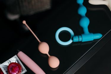 découvrez notre sélection de sextoys pour pimenter votre vie intime. que vous soyez en solo ou en couple, explorez des jeux sensuels et des accessoires de plaisir pour toutes les envies. qualité, discrétion et plaisir garantis !