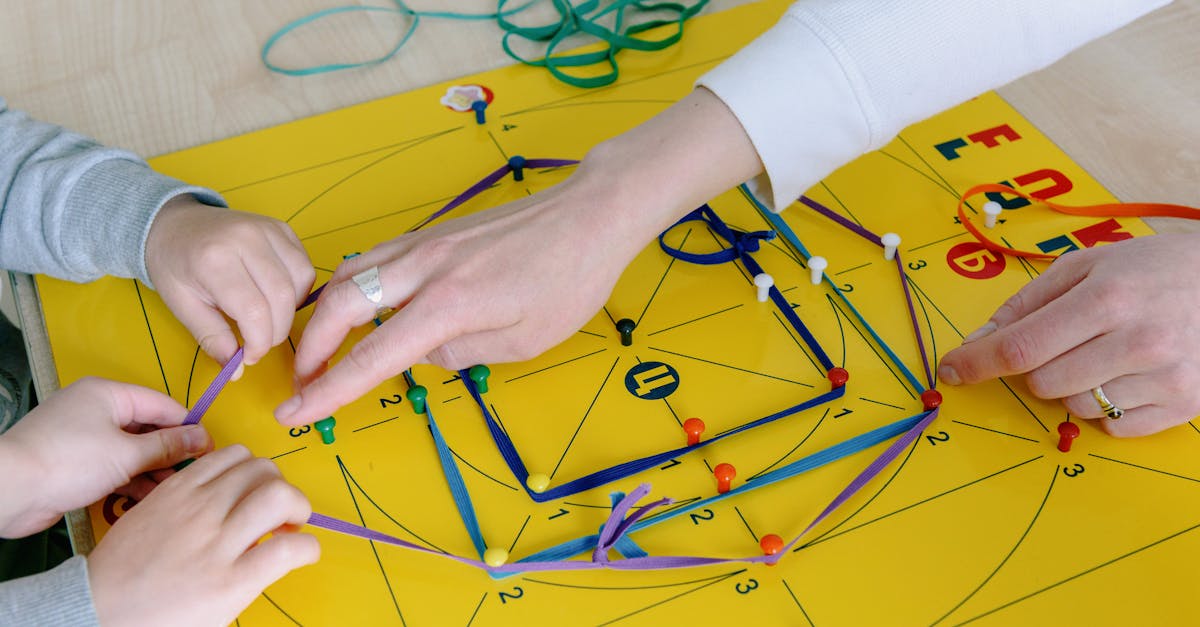 découvrez l'art du string art, une technique créative et captivante qui utilise des fils pour créer des designs uniques. apprenez à réaliser vos propres œuvres d'art à partir de simples clous et de fils colorés, et laissez libre cours à votre imagination pour embellir votre intérieur !