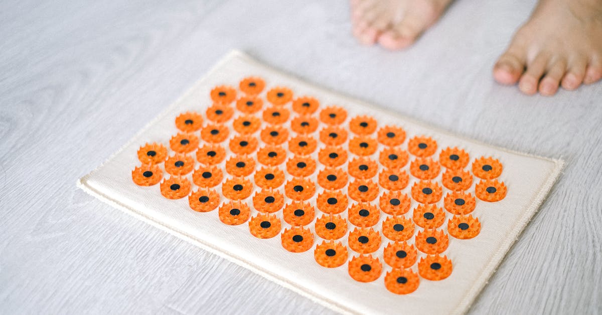 découvrez les bienfaits du tapis d'acupression : soulagement du stress, amélioration de la circulation sanguine et détente musculaire. idéal pour une relaxation profonde à domicile.