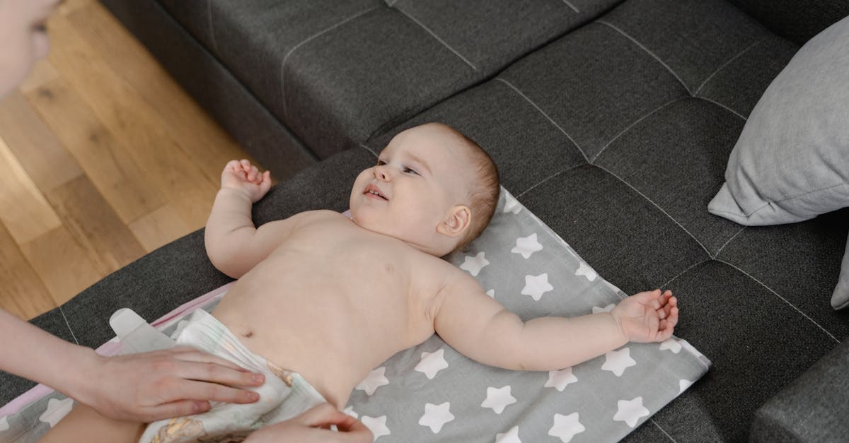 découvrez des conseils essentiels pour assurer la sécurité de votre bébé à la maison et à l'extérieur. protégez votre petit avec des astuces pratiques sur les équipements, les meubles et les habitudes sécuritaires.