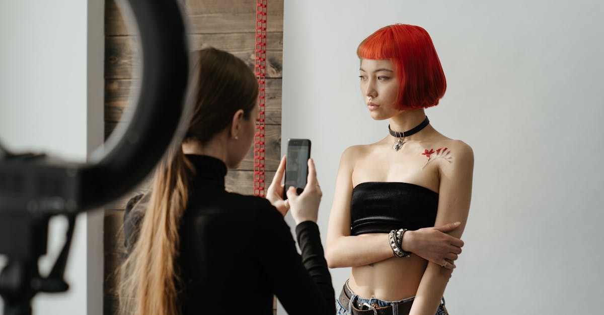 découvrez le monde du fake piercing, une alternative tendance et sans engagement pour exprimer votre style ! explorez les différents types de faux piercings et comment les porter avec élégance. parfait pour celles et ceux qui veulent changer de look sans douleur ni risque.