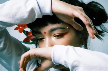découvrez l'univers des fake piercings, une alternative sans engagement pour ajouter une touche de style à votre look. explorez nos collections tendance et exprimez votre personnalité sans douleur ni permanence.