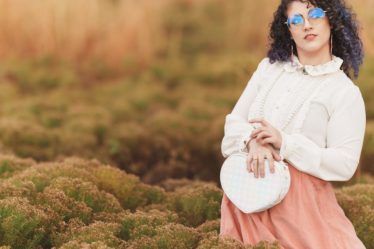 découvrez l'art du raffinement naturel avec notre collection qui allie élégance et authenticité. plongez dans un monde où la beauté brute rencontre l'harmonie des éléments pour créer des expériences uniques et durables.