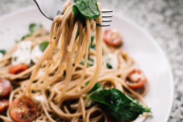 découvrez comment adopter une alimentation équilibrée pour améliorer votre santé, augmenter votre énergie et prévenir les maladies. suivez nos conseils pratiques pour constituer des repas variés et nutritifs au quotidien.