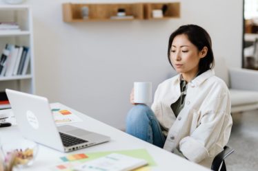 optimisez la gestion de votre entreprise à distance grâce à des stratégies, outils et conseils pratiques pour un management digital efficace, où que vous soyez.