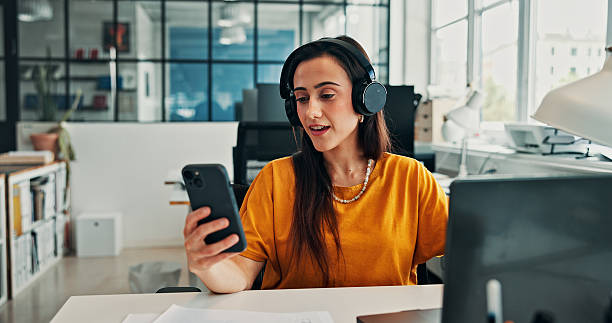 Le logo est le premier élément que vos clients remarquent lorsqu’ils visitent un site internet restaurant Paris. Il doit être simple,